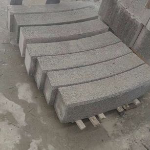邯郸芝麻白弧形路牙石
