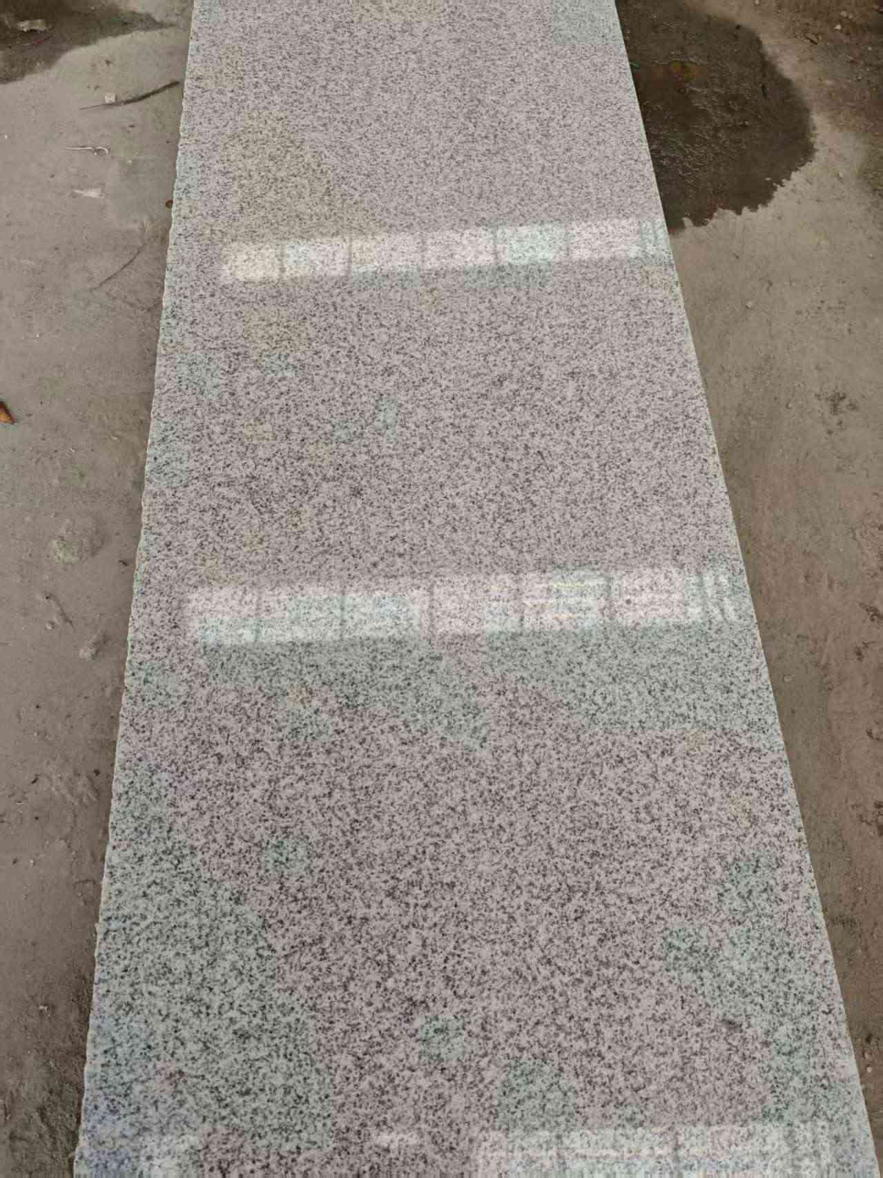 邯郸芝麻白光面毛板